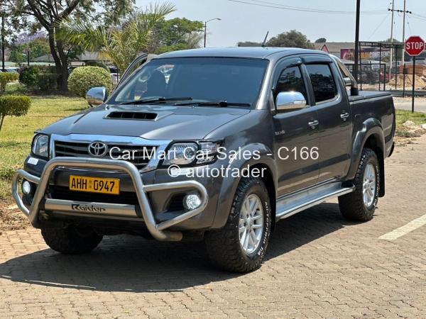 2013 - Toyota  Hilux