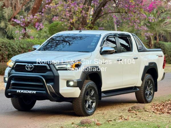 2025 - Toyota  HILUX REVO