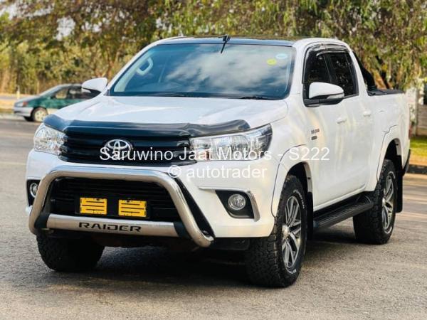 2017 - Toyota  Hilux