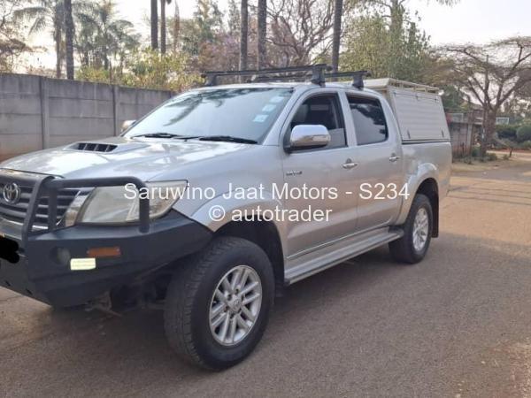 2013 - Toyota  Hilux