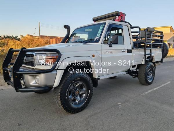 2017 - Toyota  Land Cruiser 79