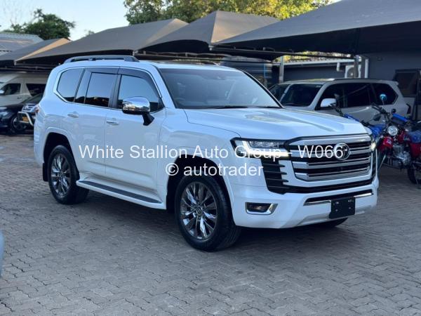 2023 - Toyota Land Cruiser 300 2023 - Toyota Land Cruiser 300
