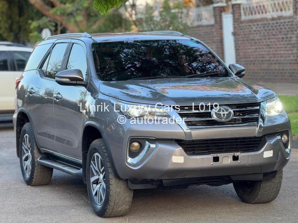 2017 - Toyota  Fortuner