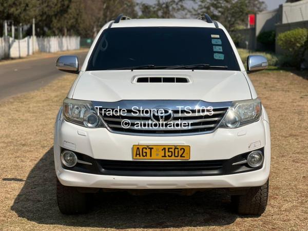 2015 - Toyota Fortuner 2015 - Toyota Fortuner