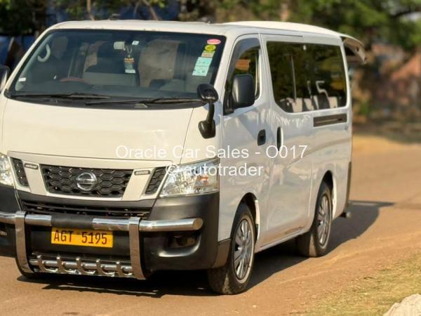 2015 - Nissan  NV350