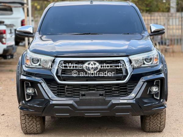 2018 - Toyota  HILUX REVO