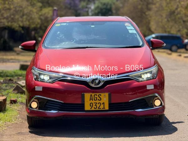 2016 - Toyota  Auris