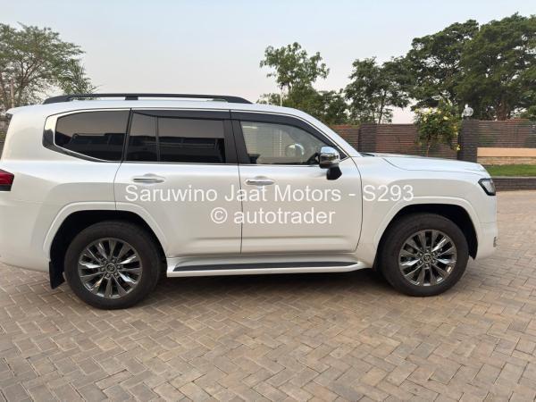 2025 - Toyota  Land Cruiser 2025 - Toyota  Land Cruiser