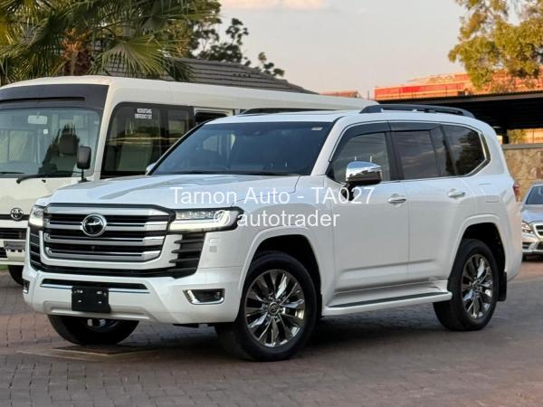 2023 - Toyota  Land Cruiser 300 2023 - Toyota  Land Cruiser 300
