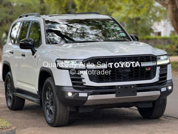 2025 - Toyota Hilux 2025 - Toyota Hilux