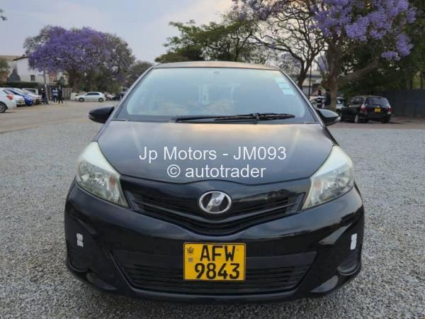 2014 - Toyota  Vitz