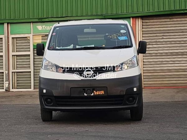 2019 - Nissan  NV200