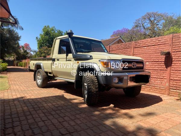 2020 - Toyota  Land Cruiser 79