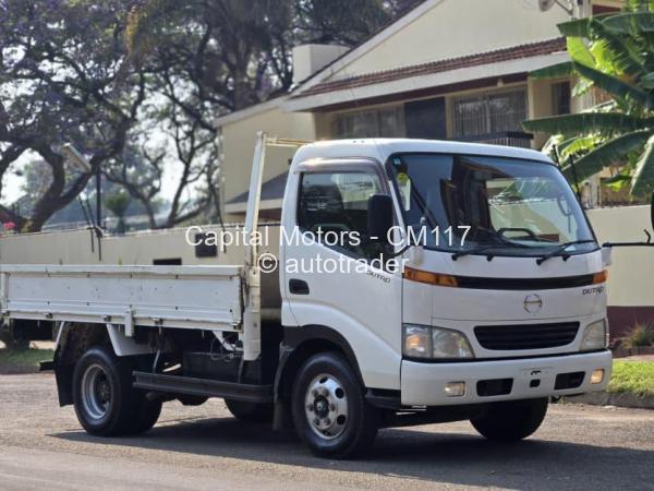 2000 - Hino Dutro