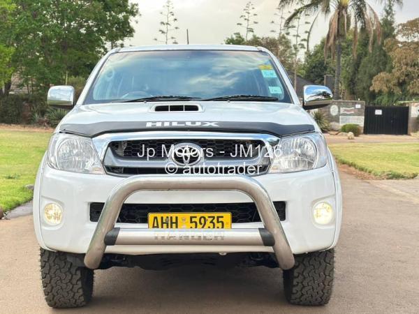 2010 - Toyota  HILUX REVO