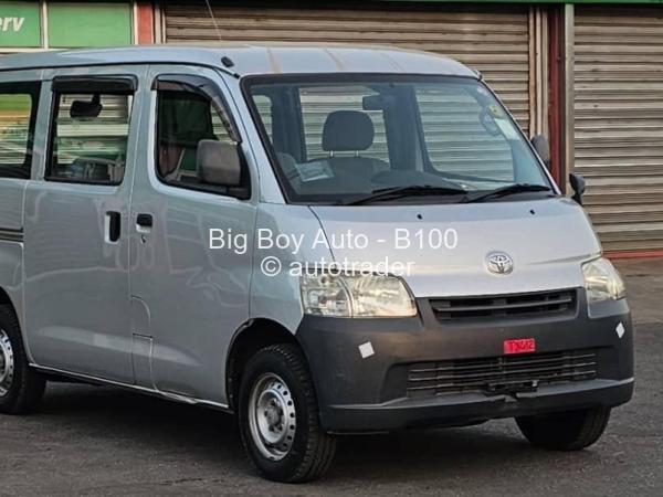 2015 - Toyota  Lite Ace