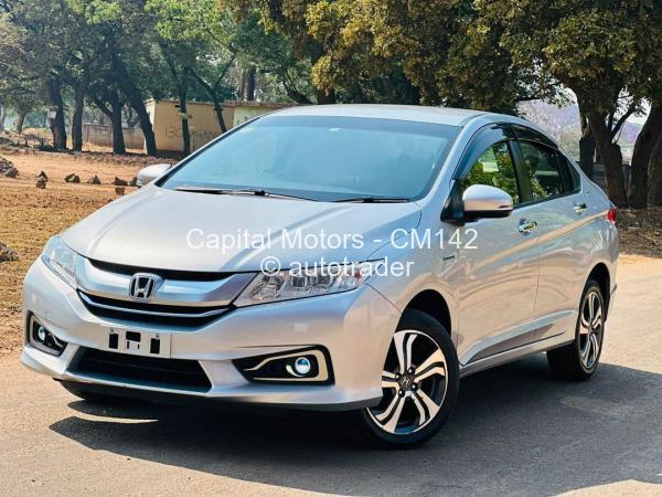 2017 - Honda Grace 2017 - Honda Grace