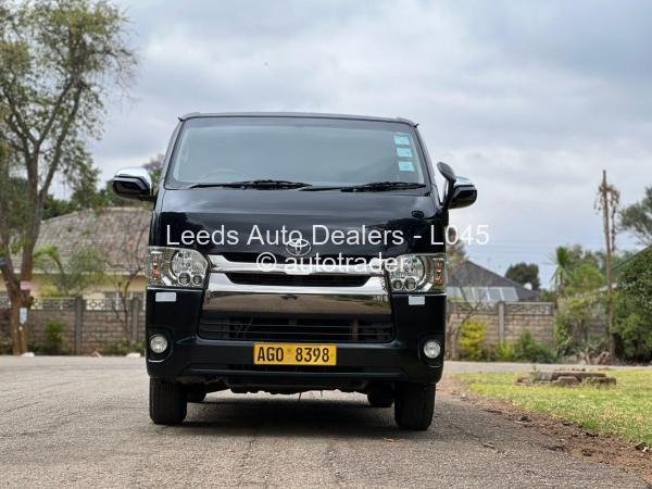 2016 - Toyota  Quantum 2016 - Toyota  Quantum