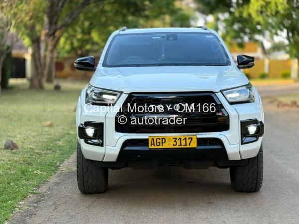2023 - Toyota  Hilux 2023 - Toyota  Hilux