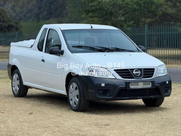2018 - Nissan  NP200