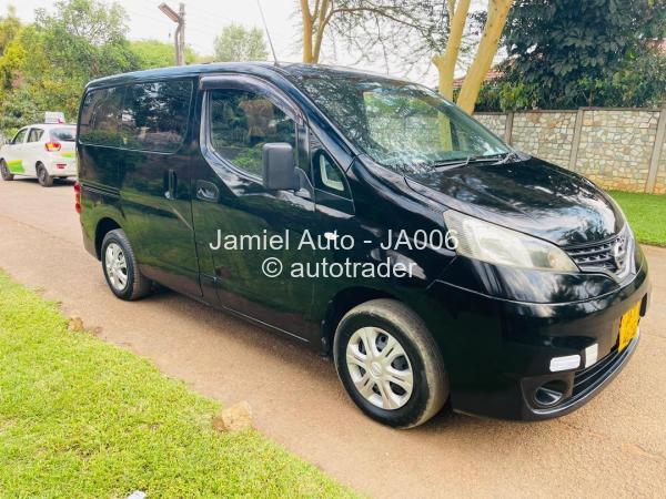 2013 - Nissan NV200 2013 - Nissan NV200