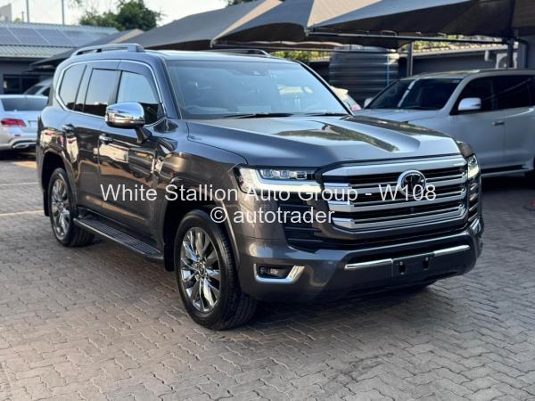 2023 - Toyota  Land Cruiser 300 2023 - Toyota  Land Cruiser 300