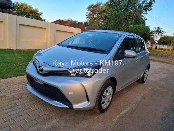 2014 - Toyota  Vitz