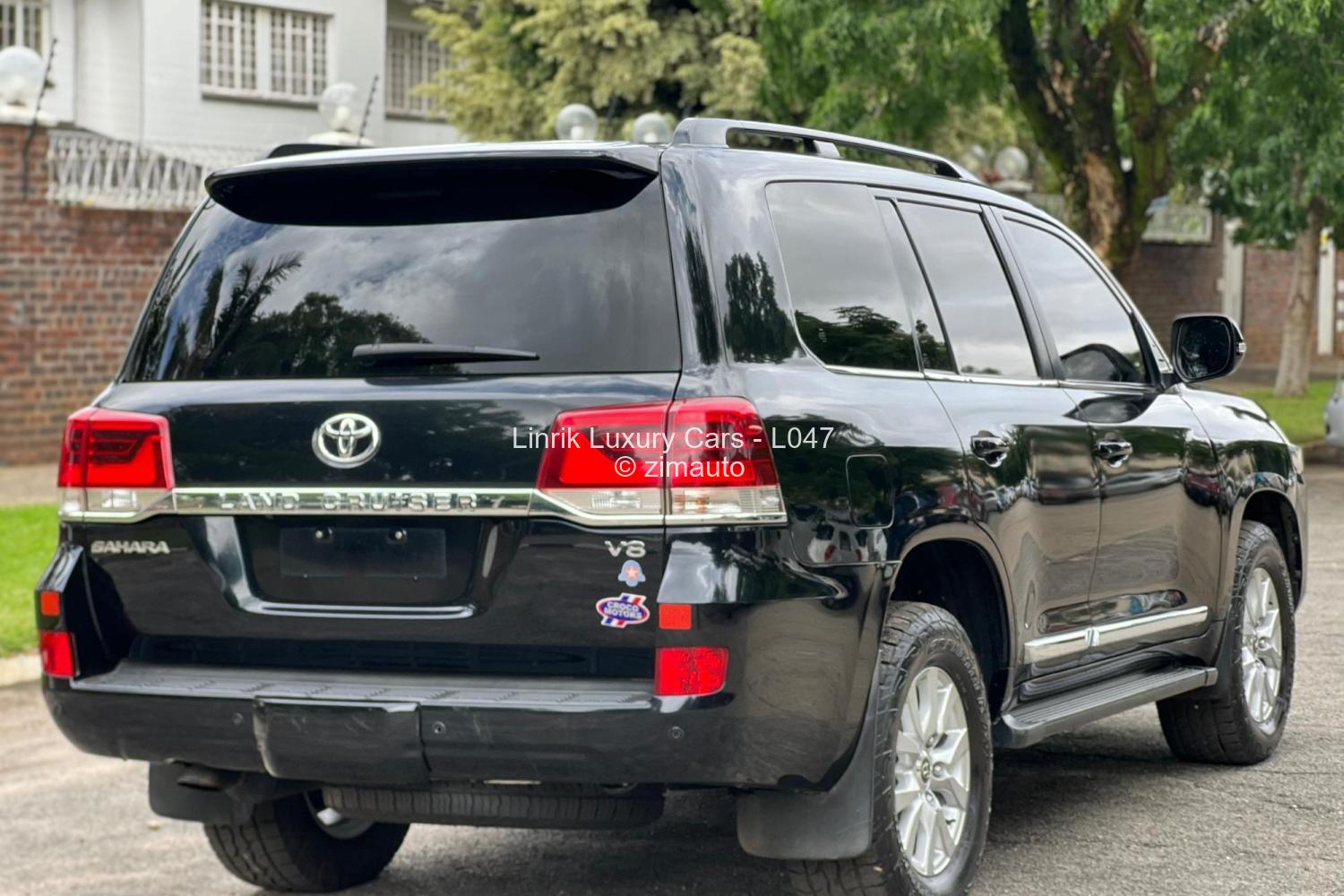 Legenda Jalan Raya: Mengulas Toyota Land Cruiser 2019
