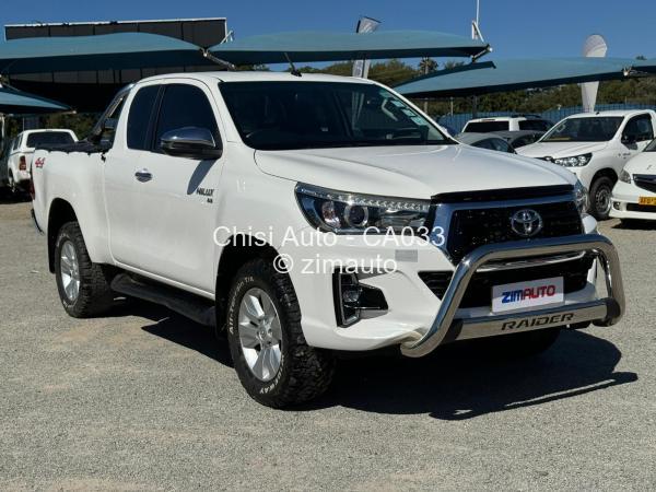2019 - Toyota  Hilux