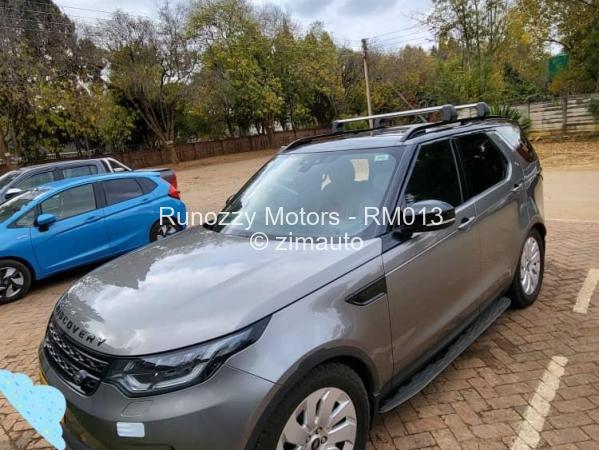2019 - Land-Rover  Discovery 5