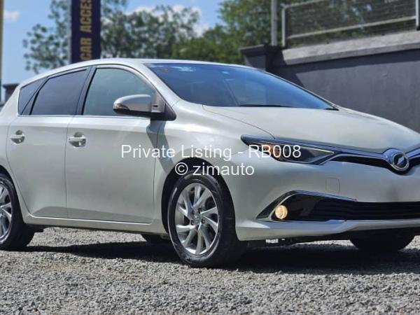 2015 Toyota  Auris