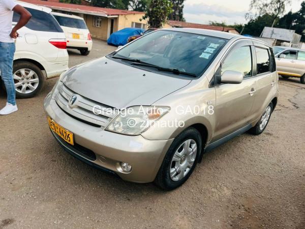 2005 - Toyota  Ist