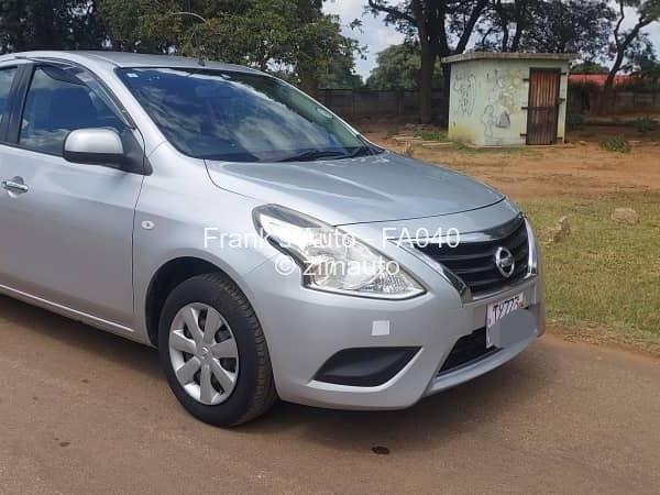 2015 Nissan  Latio