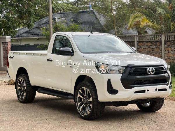 2023 Toyota  HILUX REVO
