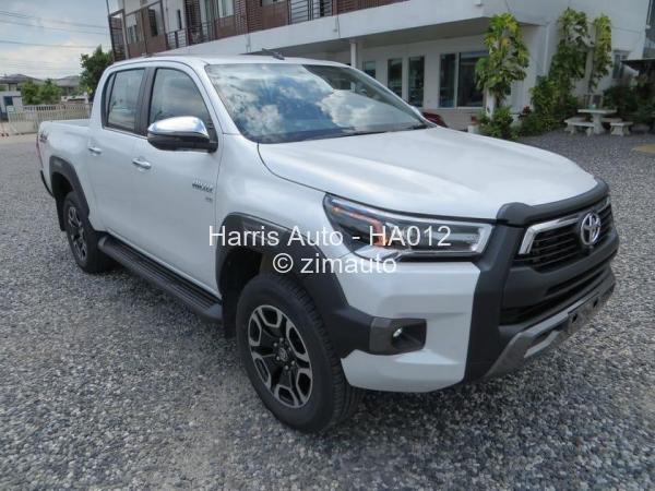 2023 - Toyota  Hilux