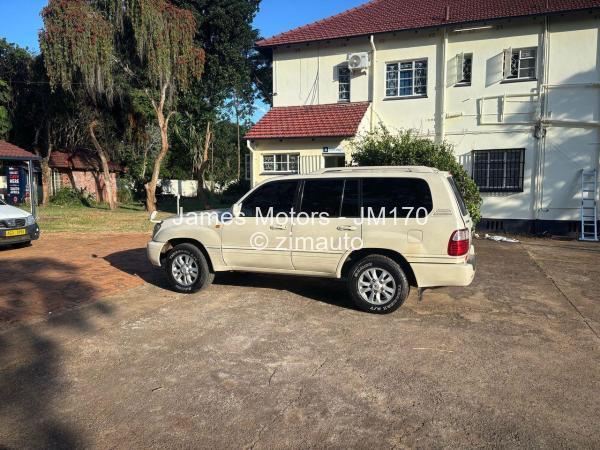 2005 Toyota  Land Cruiser 100