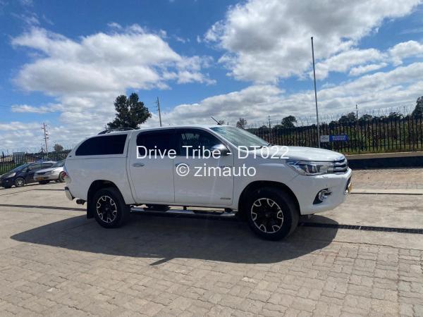 2015 Toyota  Hilux
