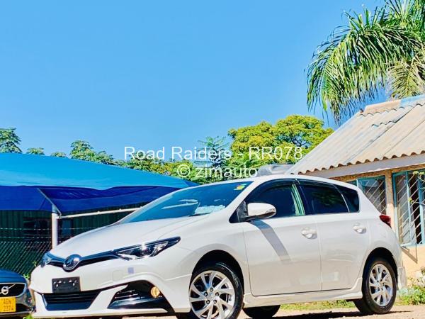2015 Toyota  Auris
