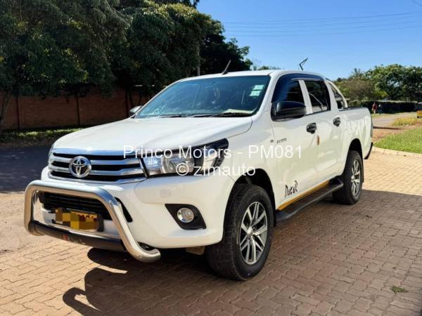 2017 Toyota  HILUX GD6