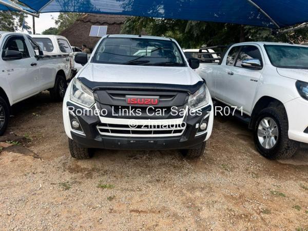 2018 Isuzu  X - Rider