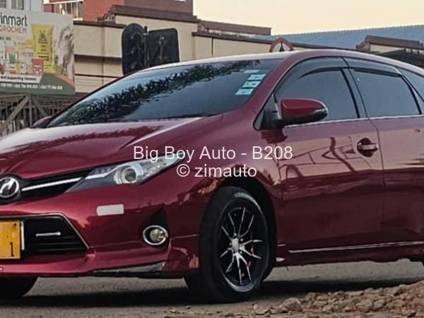 2014 Toyota  Auris