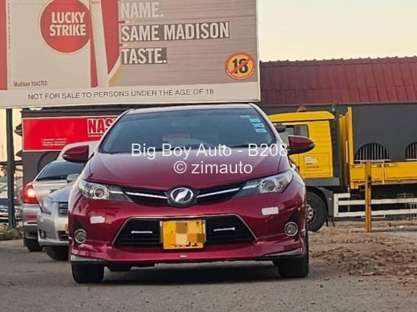 2014 Toyota  Auris
