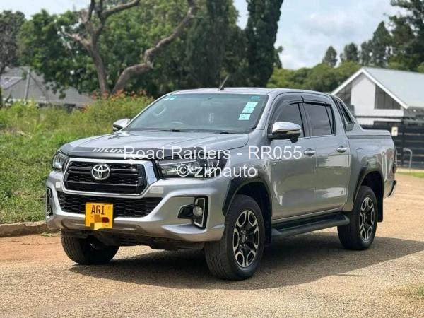 2017 Toyota  HILUX REVO