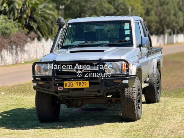 2018 Toyota  Land Cruiser 79