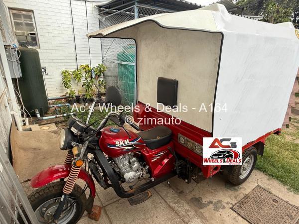 2022 SKM sk200zh