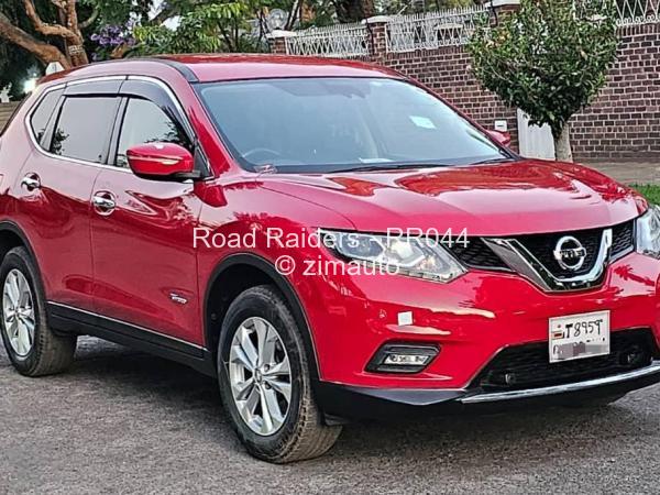 2015 Nissan  X-Trail