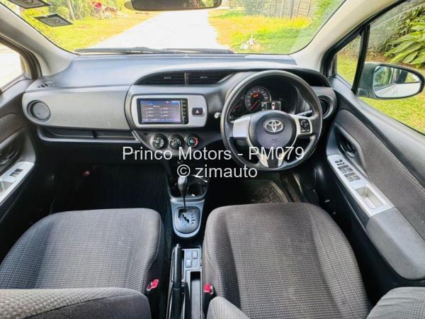 2015 Toyota  Vitz