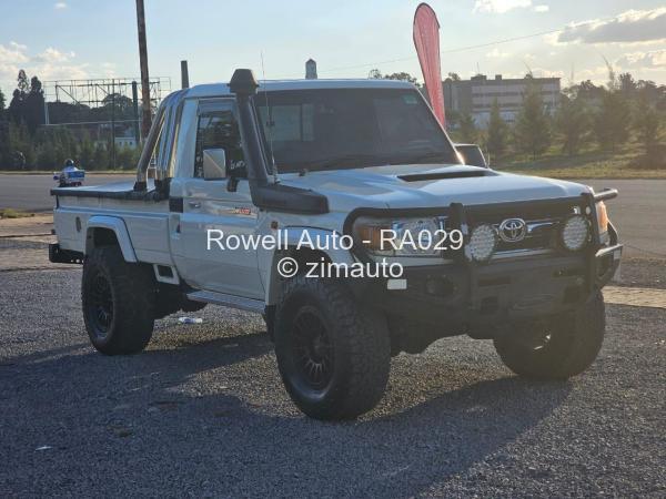2015 Toyota  Land Cruiser 79
