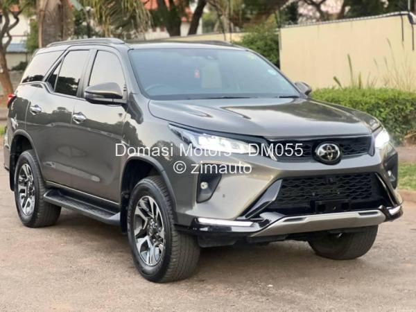 2023 - Toyota  Fortuner