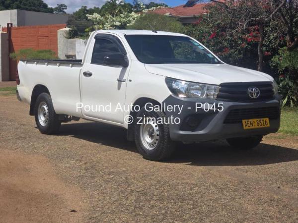 2017 - Toyota  Hilux
